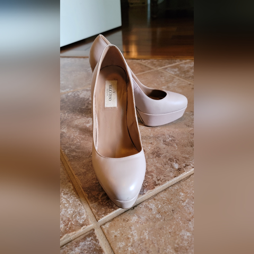 Valentino Garavani Nude Heels Leather Shoes Eur. 37.5